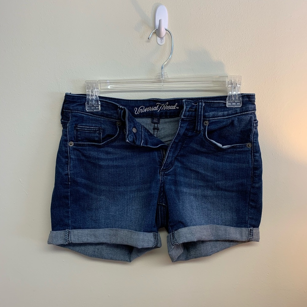 Universal Thread Denim Shorts. Size 0/25 - Picture 4 of 7